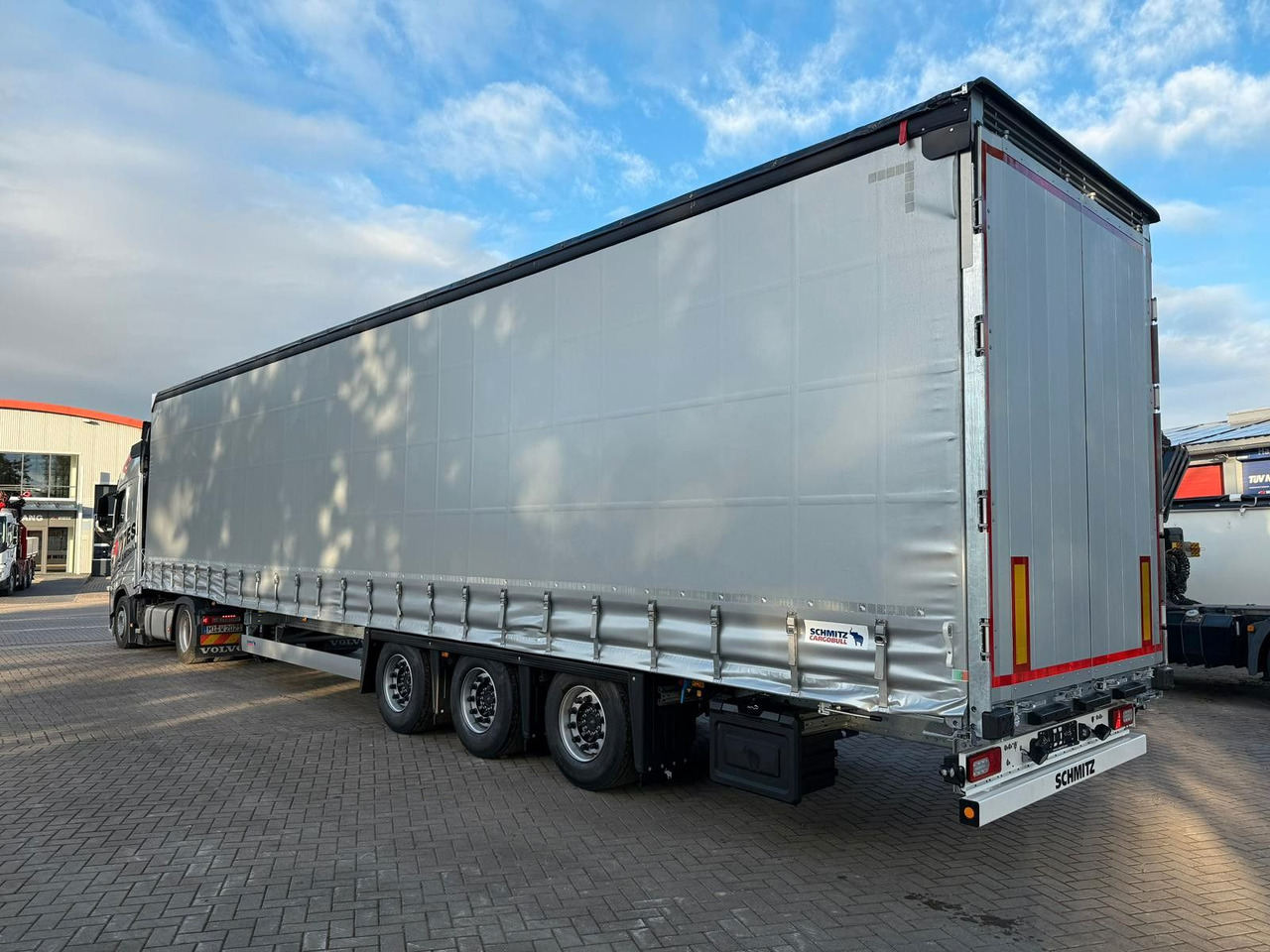 Schmitz Cargobull SCS 24/L - Sofort Verfügbar - Pressukapellipuoliperävaunu: kuva Schmitz Cargobull SCS 24/L - Sofort Verfügbar - Pressukapellipuoliperävaunu Schmitz Cargobull SCS 24/L - Sofort Verfügbar - Pressukapellipuoliperävaunu: kuva Schmitz Cargobull SCS 24/L - Sofort Verfügbar - Pressukapellipuoliperävaunu