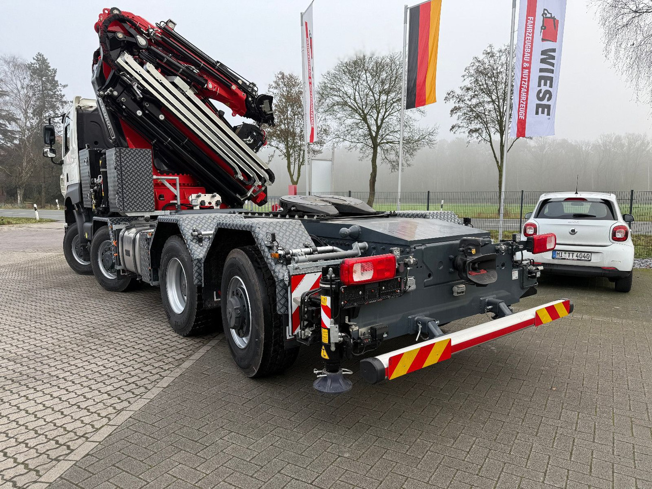 Tatra 41.500 8x8 Phoenix Fassi F710 Kran - Nosturiauto: kuva Tatra 41.500 8x8 Phoenix Fassi F710 Kran - Nosturiauto Tatra 41.500 8x8 Phoenix Fassi F710 Kran - Nosturiauto: kuva Tatra 41.500 8x8 Phoenix Fassi F710 Kran - Nosturiauto
