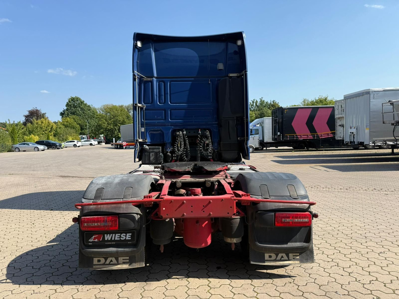 DAF XF 450 FT Hydraulik Alu Felgen - Vetopöytäauto: kuva DAF XF 450 FT Hydraulik Alu Felgen - Vetopöytäauto DAF XF 450 FT Hydraulik Alu Felgen - Vetopöytäauto: kuva DAF XF 450 FT Hydraulik Alu Felgen - Vetopöytäauto