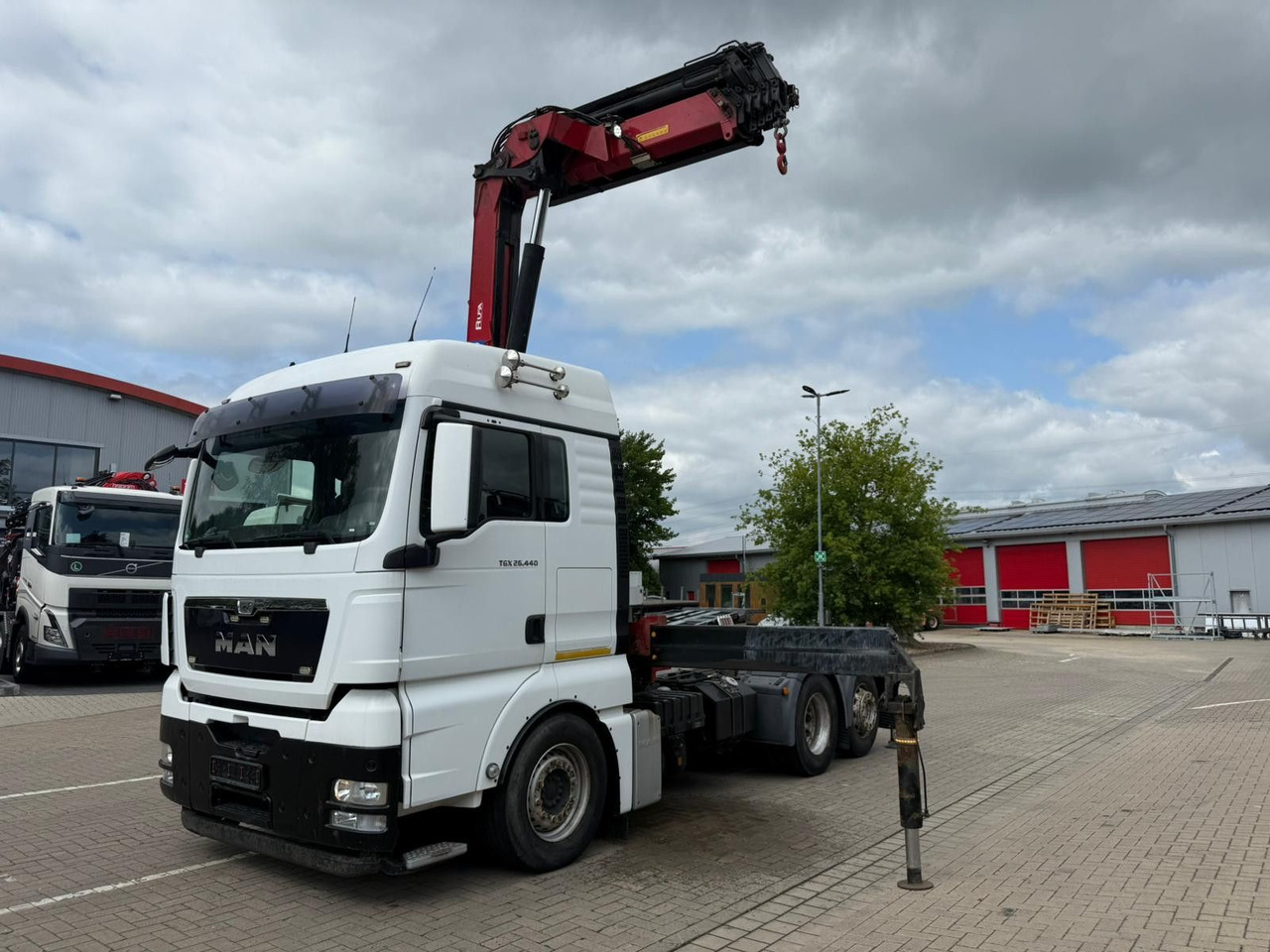 MAN TGX 26.440 6x2 mit HMF 3000-5 Kran TÜV NEU - Vetopöytäauto: kuva MAN TGX 26.440 6x2 mit HMF 3000-5 Kran TÜV NEU - Vetopöytäauto MAN TGX 26.440 6x2 mit HMF 3000-5 Kran TÜV NEU - Vetopöytäauto: kuva MAN TGX 26.440 6x2 mit HMF 3000-5 Kran TÜV NEU - Vetopöytäauto