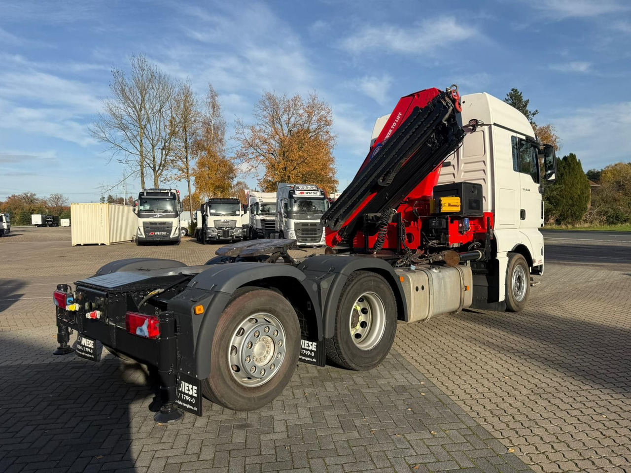 MAN TGX 26.440 6x2 mit HMF 3000-K5 Kran Top Zustand - Vetopöytäauto: kuva MAN TGX 26.440 6x2 mit HMF 3000-K5 Kran Top Zustand - Vetopöytäauto MAN TGX 26.440 6x2 mit HMF 3000-K5 Kran Top Zustand - Vetopöytäauto: kuva MAN TGX 26.440 6x2 mit HMF 3000-K5 Kran Top Zustand - Vetopöytäauto
