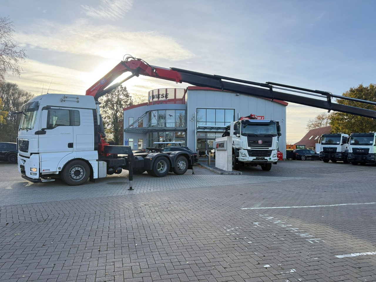 MAN TGX 26.440 6x2 mit HMF 3000-K5 Kran Top Zustand - Vetopöytäauto: kuva MAN TGX 26.440 6x2 mit HMF 3000-K5 Kran Top Zustand - Vetopöytäauto MAN TGX 26.440 6x2 mit HMF 3000-K5 Kran Top Zustand - Vetopöytäauto: kuva MAN TGX 26.440 6x2 mit HMF 3000-K5 Kran Top Zustand - Vetopöytäauto