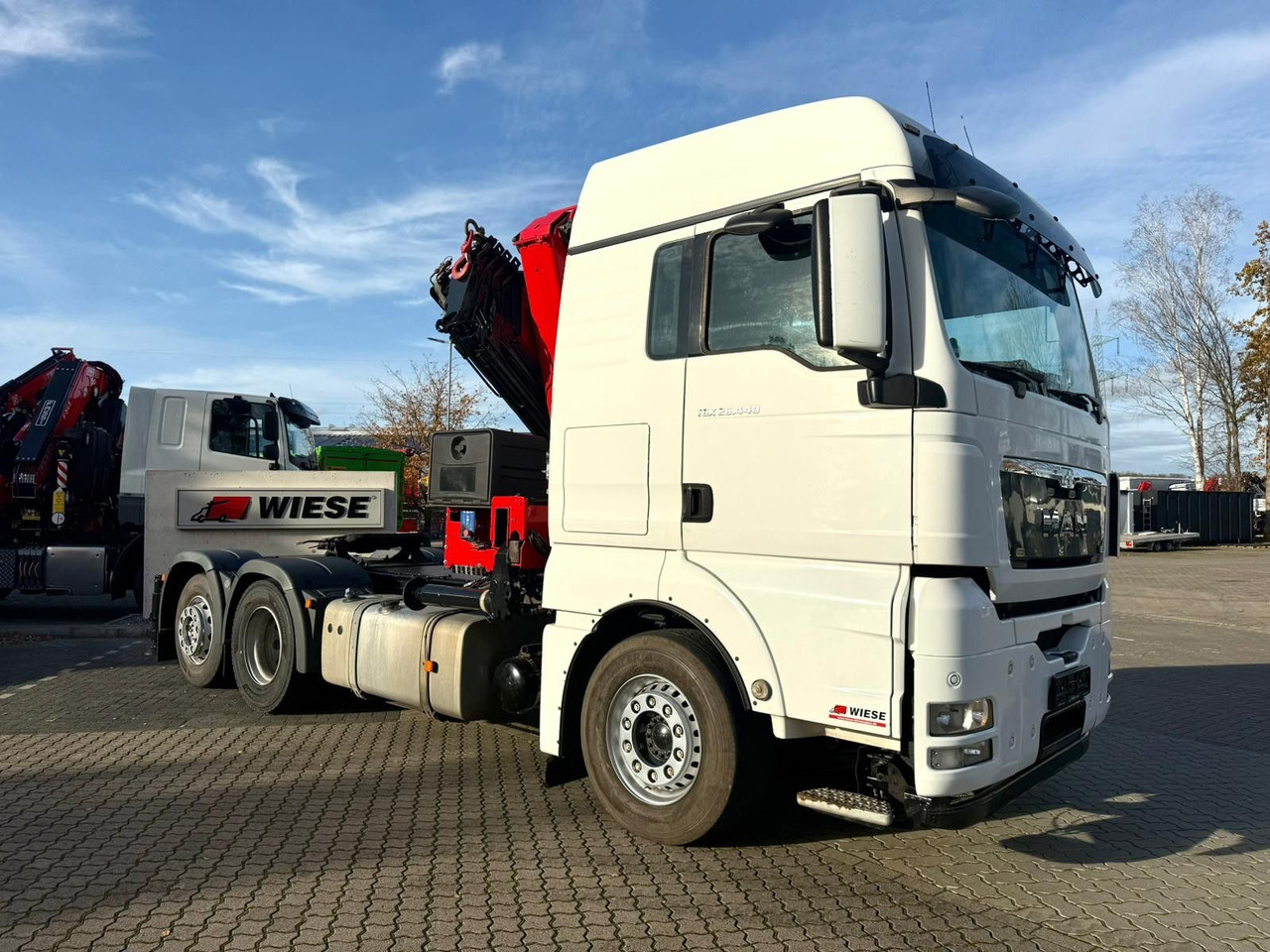 Vetopöytäauto MAN TGX 26.440 6x2 mit HMF 3000-K5 Kran Top Zustand: kuva Vetopöytäauto MAN TGX 26.440 6x2 mit HMF 3000-K5 Kran Top Zustand