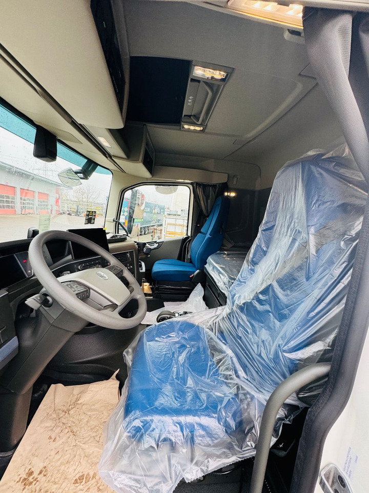 Volvo FH 500 8x4 Kran F710 RA2.27 Jib & Winde Sofort - Nosturiauto: kuva Volvo FH 500 8x4 Kran F710 RA2.27 Jib & Winde Sofort - Nosturiauto Volvo FH 500 8x4 Kran F710 RA2.27 Jib & Winde Sofort - Nosturiauto: kuva Volvo FH 500 8x4 Kran F710 RA2.27 Jib & Winde Sofort - Nosturiauto