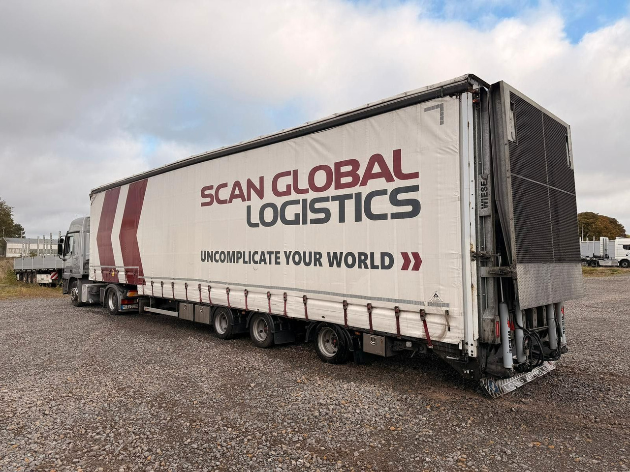 Wiese Gabelstaplertransporter Rampe Mega Lowline - Apuvaunu puoliperävaunu: kuva  Wiese Gabelstaplertransporter Rampe Mega Lowline - Apuvaunu puoliperävaunu Wiese Gabelstaplertransporter Rampe Mega Lowline - Apuvaunu puoliperävaunu: kuva  Wiese Gabelstaplertransporter Rampe Mega Lowline - Apuvaunu puoliperävaunu