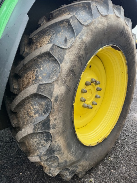 JOHN DEERE 6210R - Traktori: kuva JOHN DEERE 6210R - Traktori JOHN DEERE 6210R - Traktori: kuva JOHN DEERE 6210R - Traktori