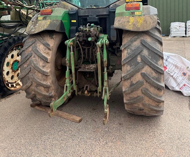 JOHN DEERE 6910 - Traktori: kuva JOHN DEERE 6910 - Traktori JOHN DEERE 6910 - Traktori: kuva JOHN DEERE 6910 - Traktori