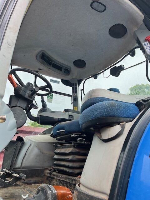 New Holland T7.220 - Traktori: kuva New Holland T7.220 - Traktori New Holland T7.220 - Traktori: kuva New Holland T7.220 - Traktori