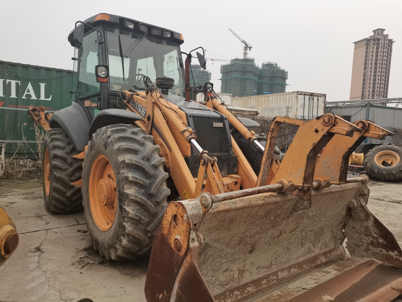 CASE 695 - Kaivuri-trukki: kuva CASE 695 - Kaivuri-trukki CASE 695 - Kaivuri-trukki: kuva CASE 695 - Kaivuri-trukki