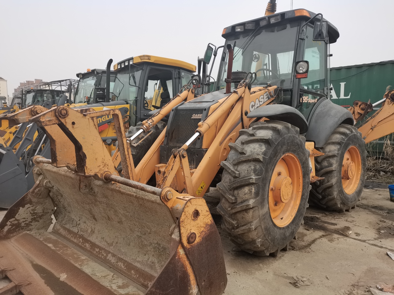 CASE 695 - Kaivuri-trukki: kuva CASE 695 - Kaivuri-trukki CASE 695 - Kaivuri-trukki: kuva CASE 695 - Kaivuri-trukki