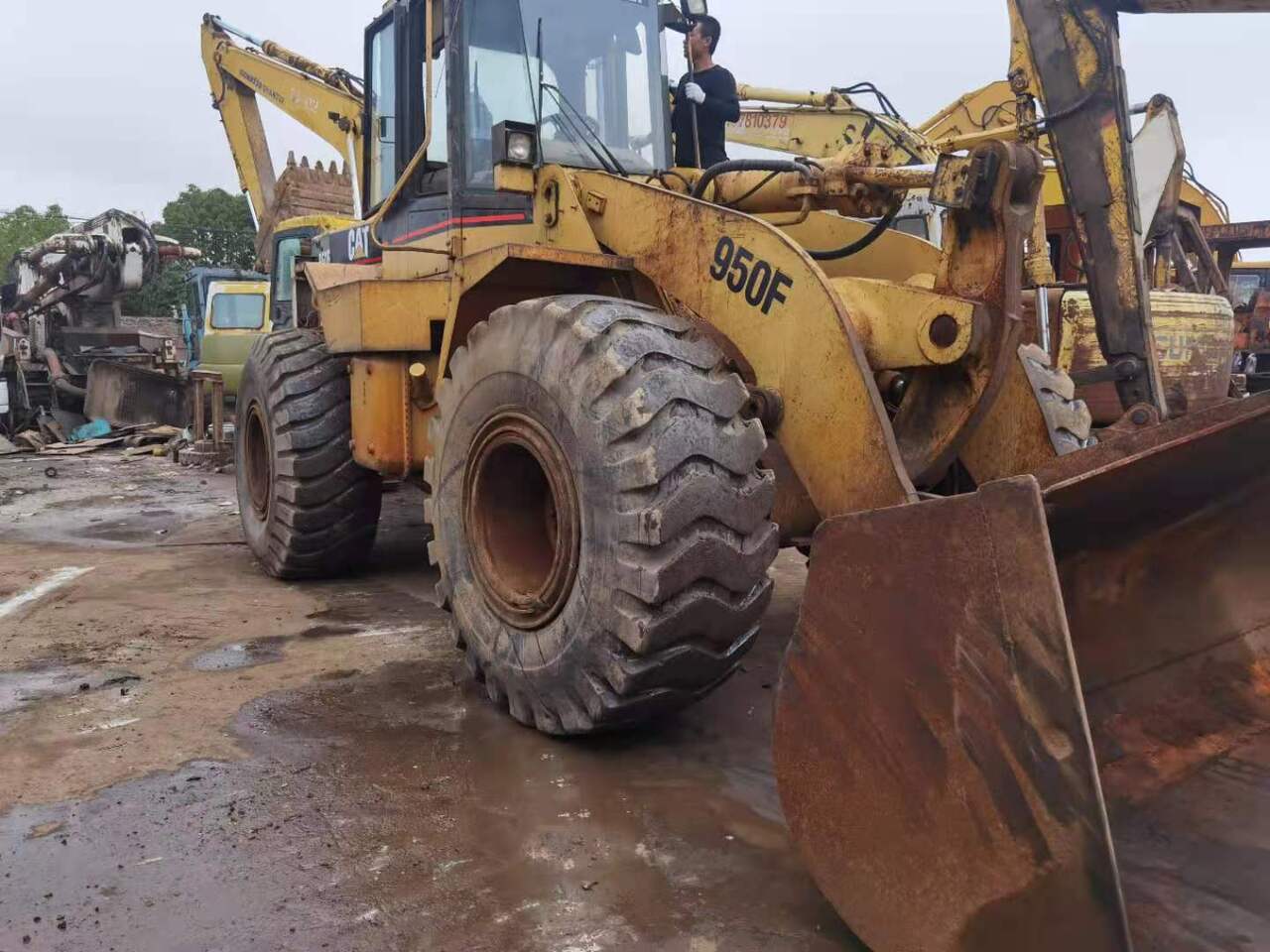 CATERPILLAR CAT-950F -Wheel loader - Pyöräkuormaaja: kuva CATERPILLAR CAT-950F -Wheel loader - Pyöräkuormaaja CATERPILLAR CAT-950F -Wheel loader - Pyöräkuormaaja: kuva CATERPILLAR CAT-950F -Wheel loader - Pyöräkuormaaja