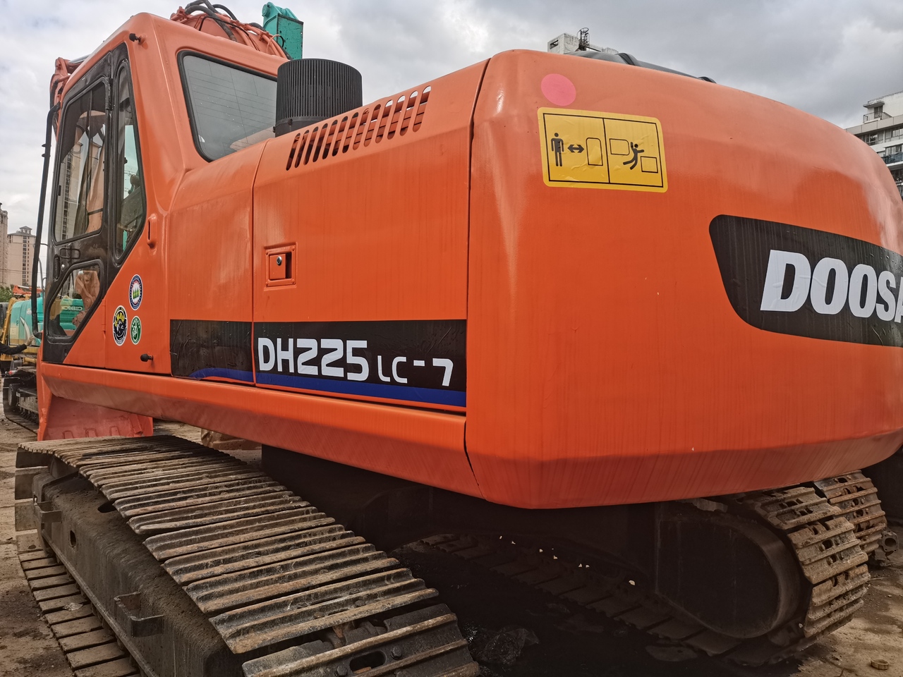 DOOSAN DH225LC-7 - Telakaivukone: kuva DOOSAN DH225LC-7 - Telakaivukone DOOSAN DH225LC-7 - Telakaivukone: kuva DOOSAN DH225LC-7 - Telakaivukone