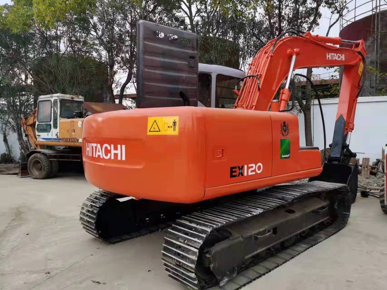 HITACHI EX120-5 - Telakaivukone: kuva HITACHI EX120-5 - Telakaivukone HITACHI EX120-5 - Telakaivukone: kuva HITACHI EX120-5 - Telakaivukone