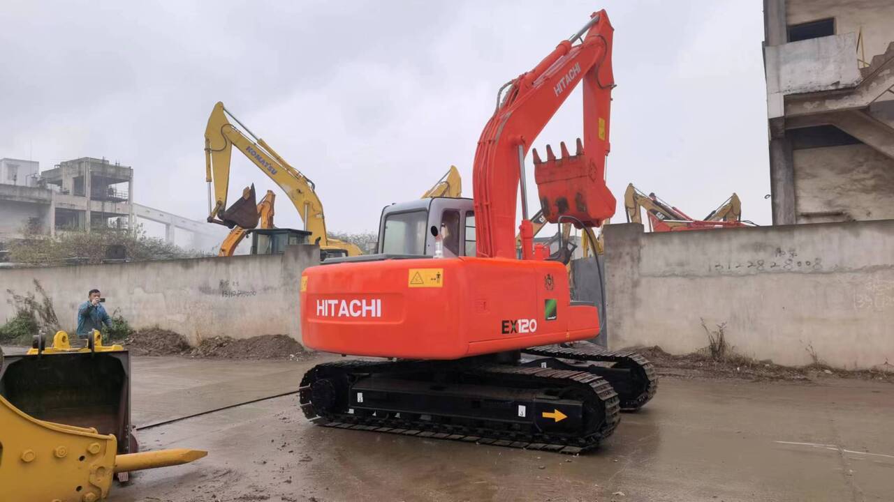 HITACHI EX120-5 - Telakaivukone: kuva HITACHI EX120-5 - Telakaivukone HITACHI EX120-5 - Telakaivukone: kuva HITACHI EX120-5 - Telakaivukone