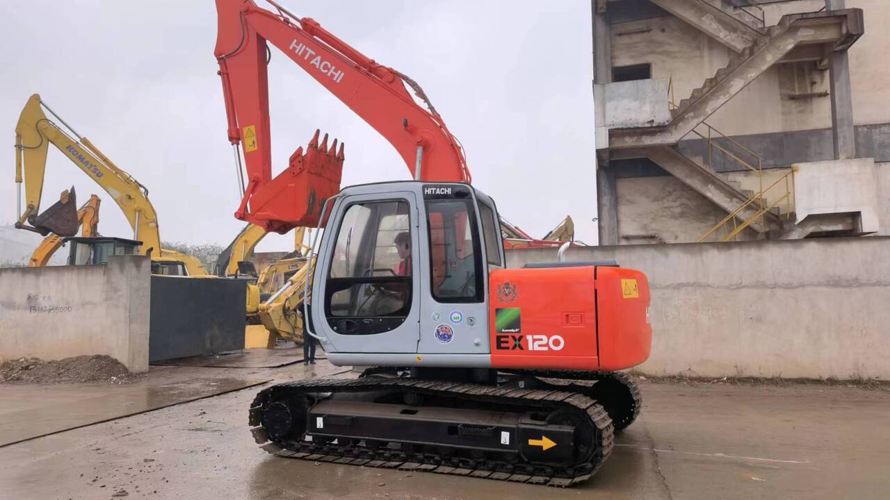 HITACHI EX120-5 - Telakaivukone: kuva HITACHI EX120-5 - Telakaivukone HITACHI EX120-5 - Telakaivukone: kuva HITACHI EX120-5 - Telakaivukone