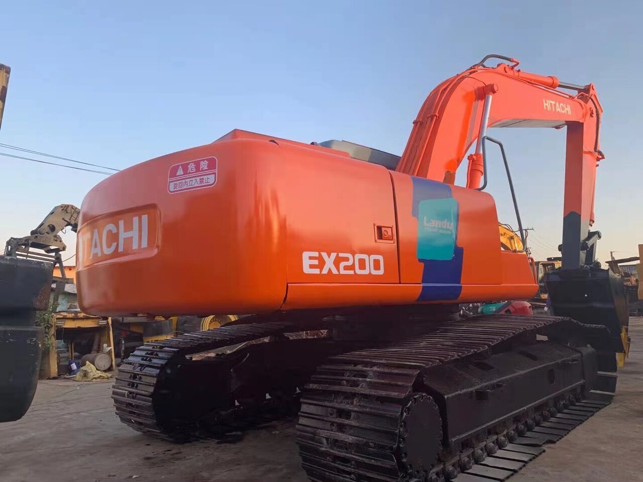 HITACHI EX200-2 - Telakaivukone: kuva HITACHI EX200-2 - Telakaivukone HITACHI EX200-2 - Telakaivukone: kuva HITACHI EX200-2 - Telakaivukone