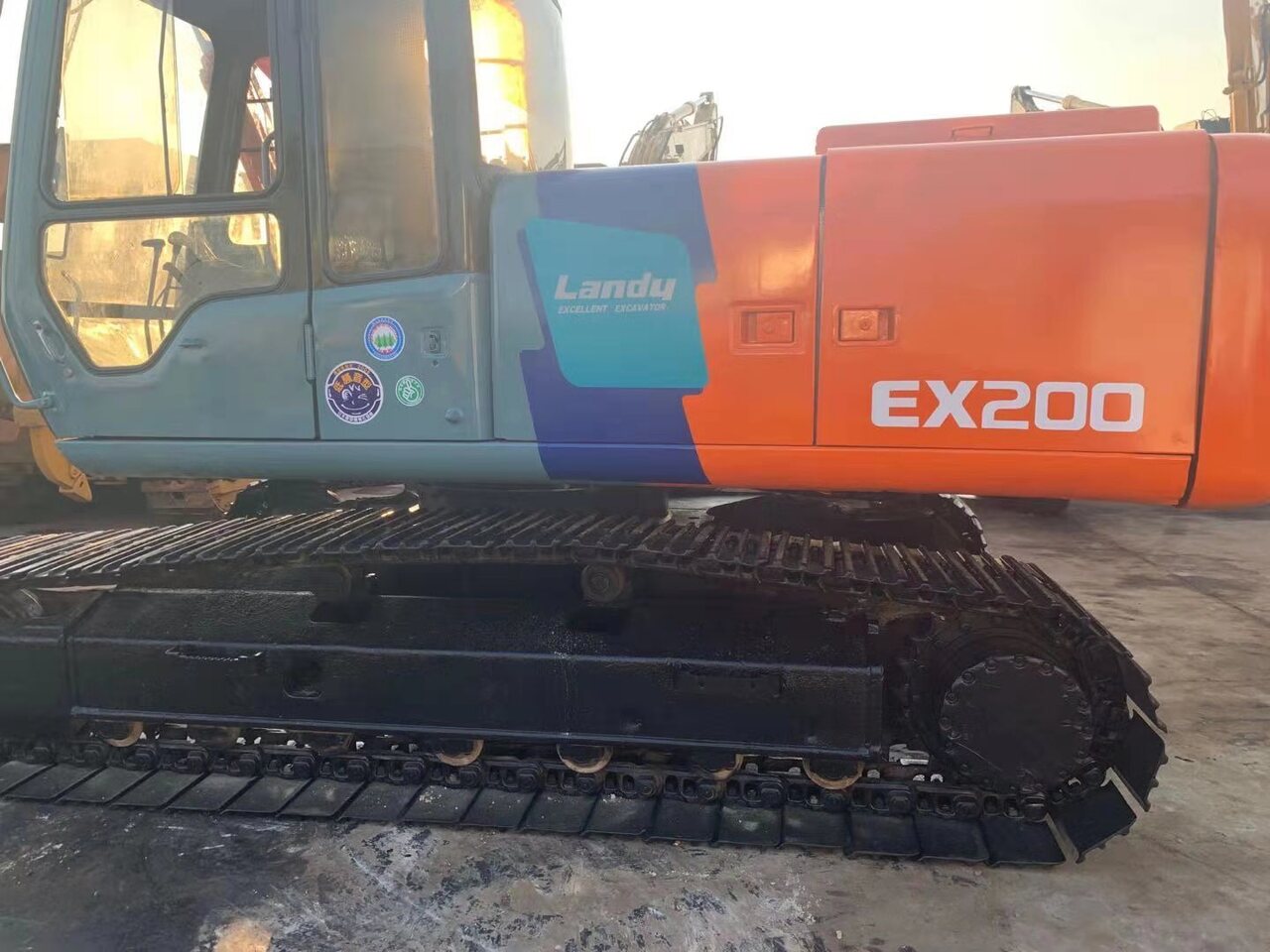 HITACHI EX200-2 - Telakaivukone: kuva HITACHI EX200-2 - Telakaivukone HITACHI EX200-2 - Telakaivukone: kuva HITACHI EX200-2 - Telakaivukone