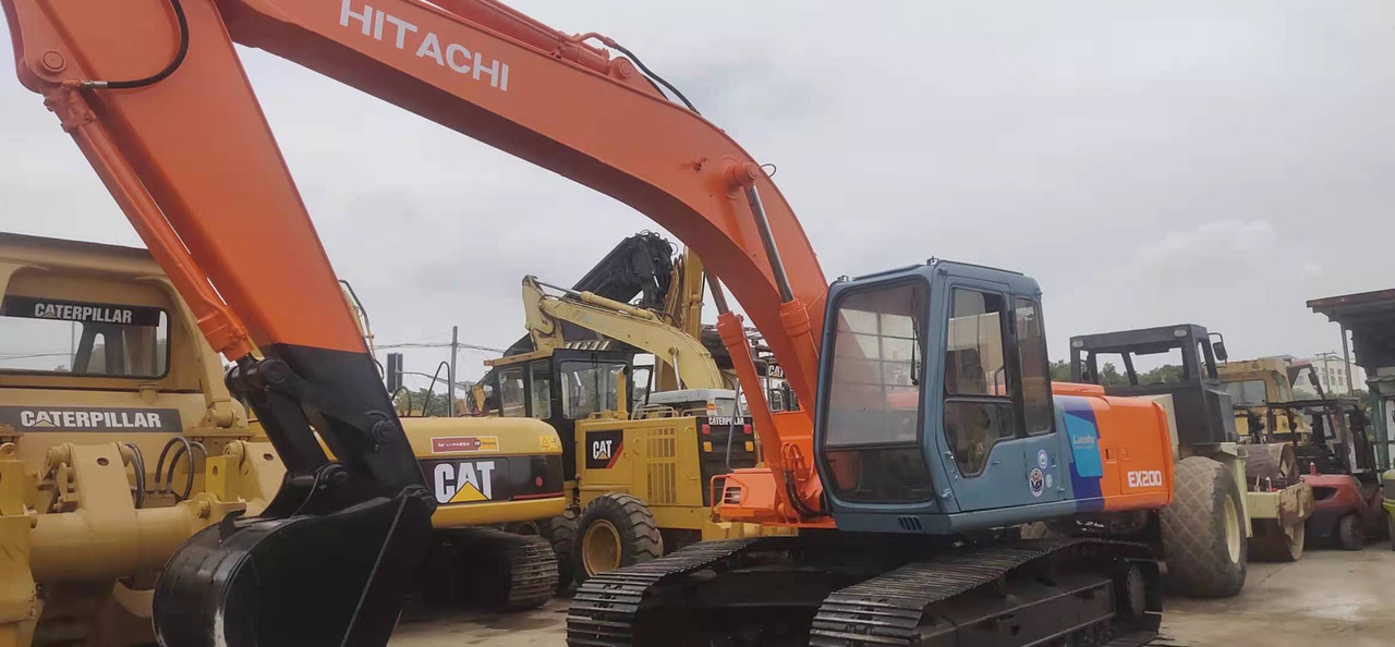 HITACHI EX200-2 - Telakaivukone: kuva HITACHI EX200-2 - Telakaivukone HITACHI EX200-2 - Telakaivukone: kuva HITACHI EX200-2 - Telakaivukone