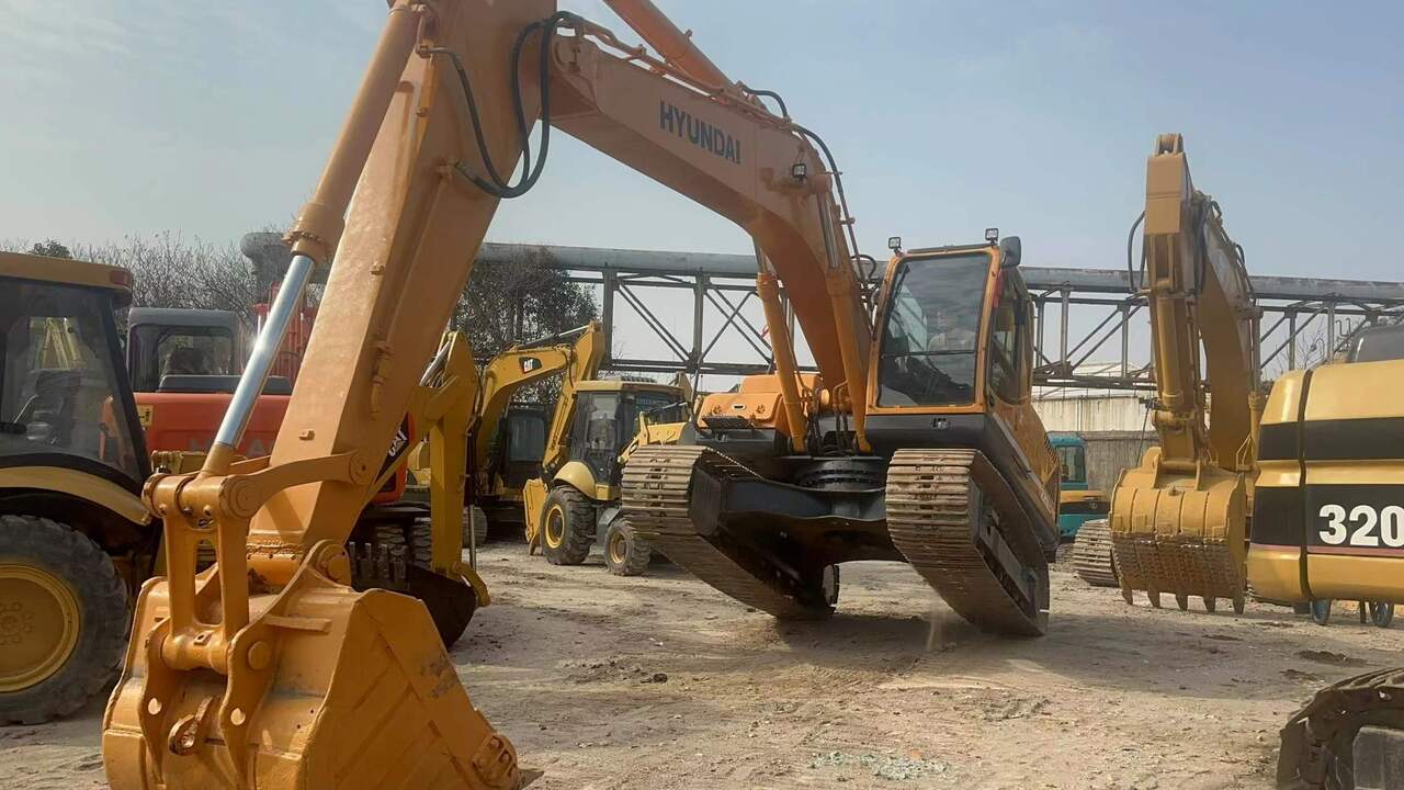 HYUNDAI 220LC-9S - Telakaivukone: kuva HYUNDAI 220LC-9S - Telakaivukone HYUNDAI 220LC-9S - Telakaivukone: kuva HYUNDAI 220LC-9S - Telakaivukone