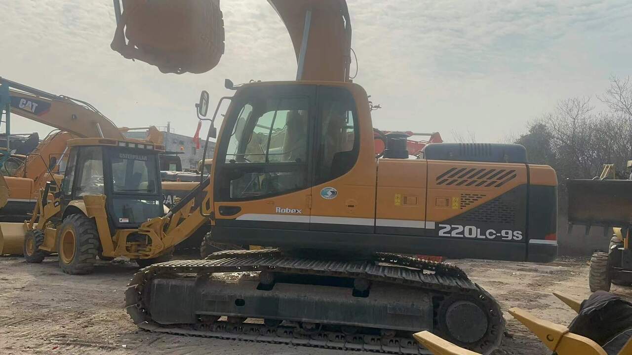 HYUNDAI 220LC-9S - Telakaivukone: kuva HYUNDAI 220LC-9S - Telakaivukone HYUNDAI 220LC-9S - Telakaivukone: kuva HYUNDAI 220LC-9S - Telakaivukone