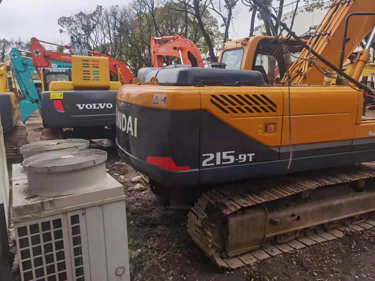 HYUNDAI R215-9T - Telakaivukone: kuva HYUNDAI R215-9T - Telakaivukone HYUNDAI R215-9T - Telakaivukone: kuva HYUNDAI R215-9T - Telakaivukone