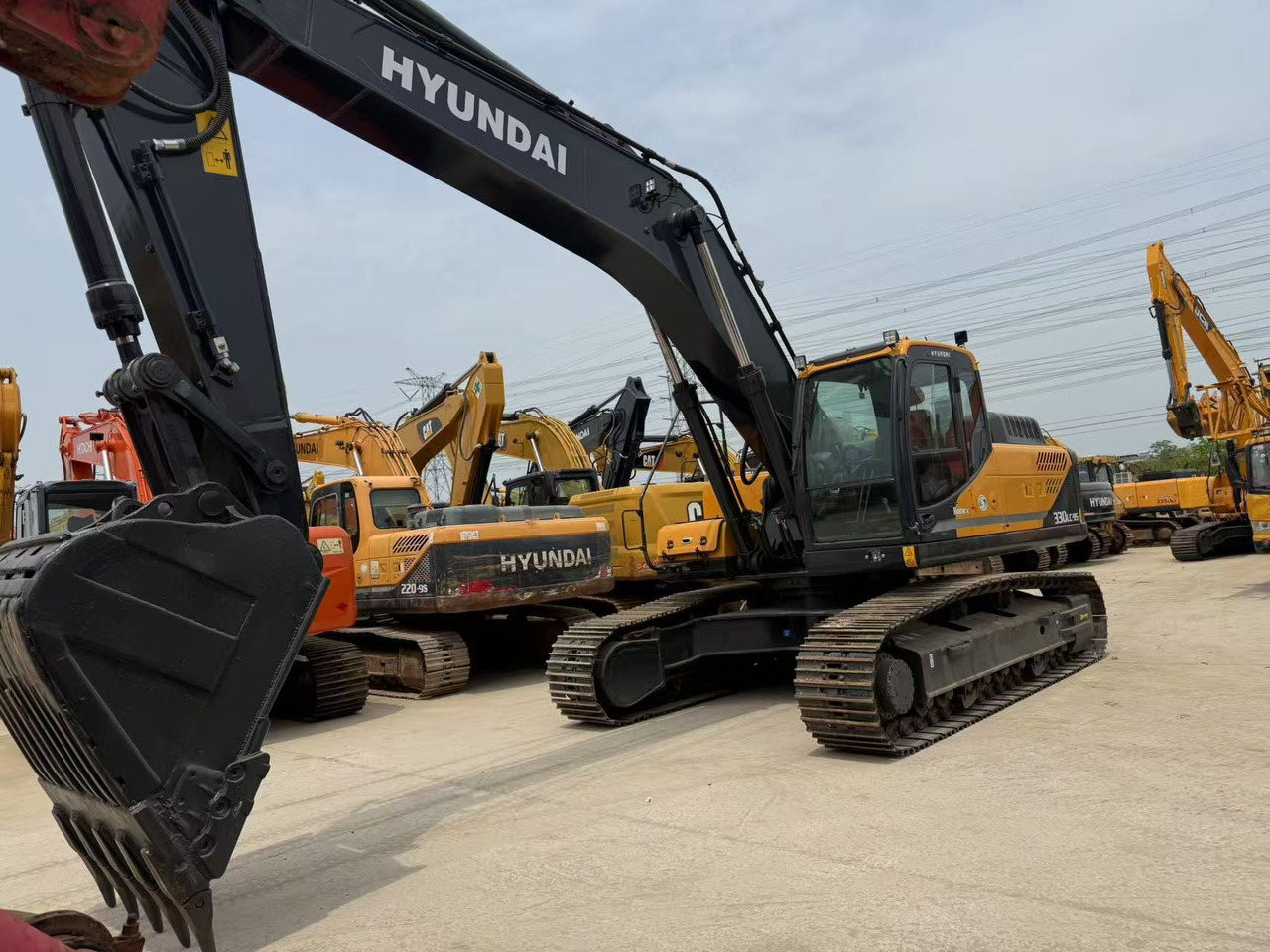 Hyundai R330LC-9S - Telakaivukone: kuva Hyundai R330LC-9S - Telakaivukone Hyundai R330LC-9S - Telakaivukone: kuva Hyundai R330LC-9S - Telakaivukone