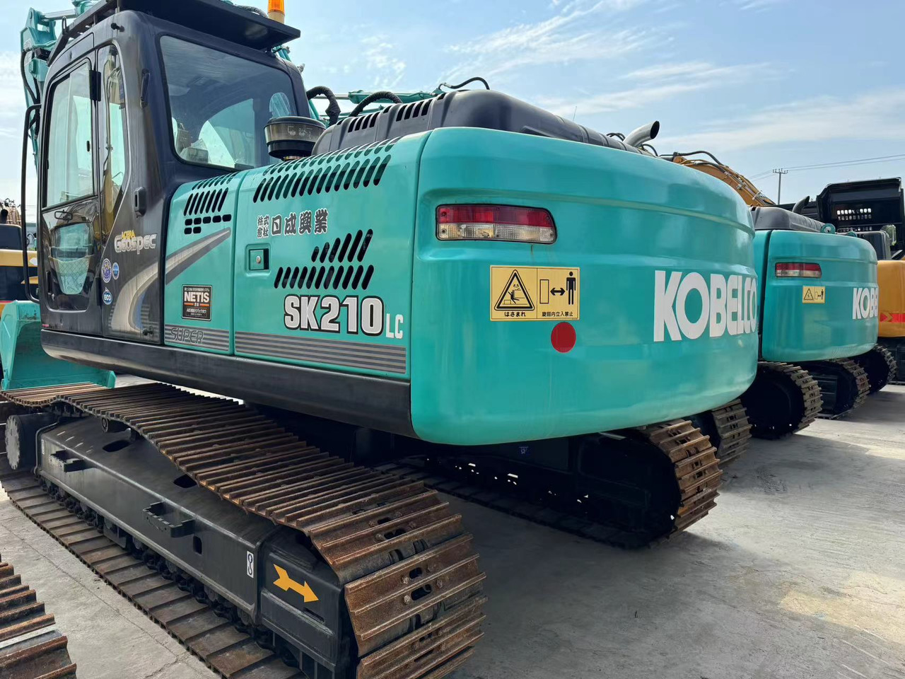 KOBELCO SK210-8 - Kaivuri: kuva KOBELCO SK210-8 - Kaivuri KOBELCO SK210-8 - Kaivuri: kuva KOBELCO SK210-8 - Kaivuri