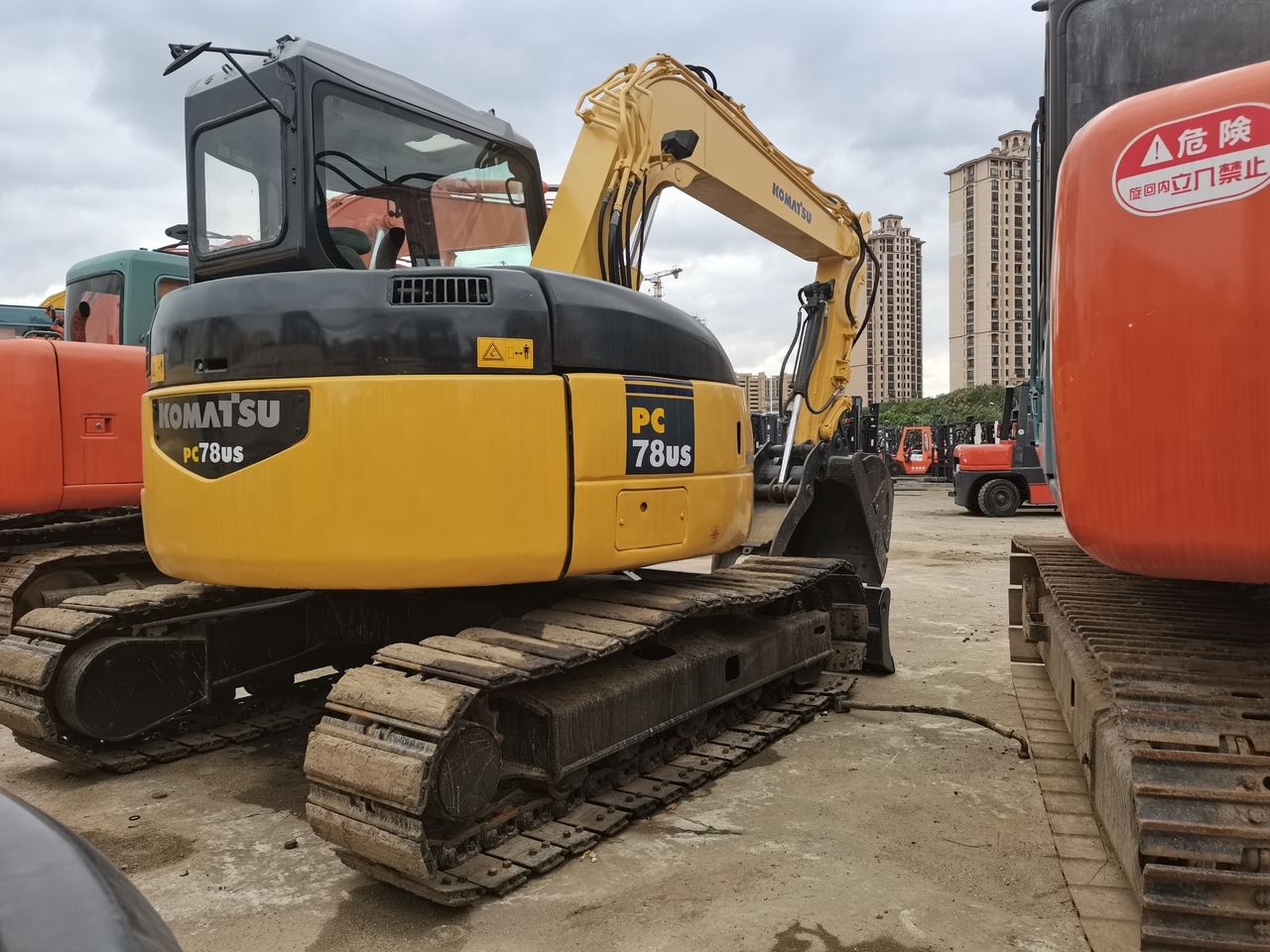 KOMATSU 78US-Mini excavator - Minikuormaaja: kuva KOMATSU 78US-Mini excavator - Minikuormaaja KOMATSU 78US-Mini excavator - Minikuormaaja: kuva KOMATSU 78US-Mini excavator - Minikuormaaja