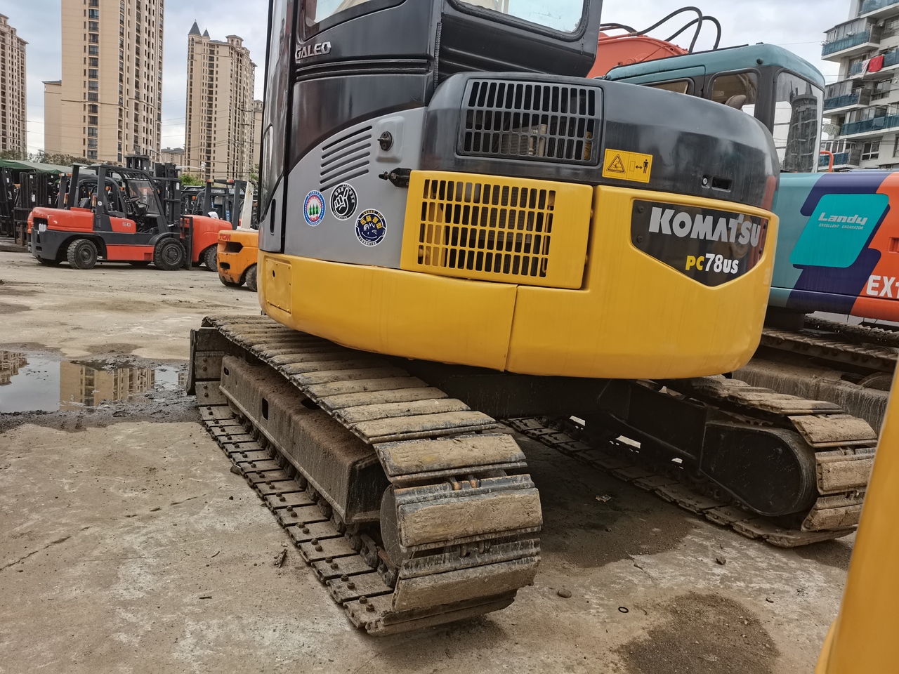KOMATSU 78US-Mini excavator - Minikuormaaja: kuva KOMATSU 78US-Mini excavator - Minikuormaaja KOMATSU 78US-Mini excavator - Minikuormaaja: kuva KOMATSU 78US-Mini excavator - Minikuormaaja