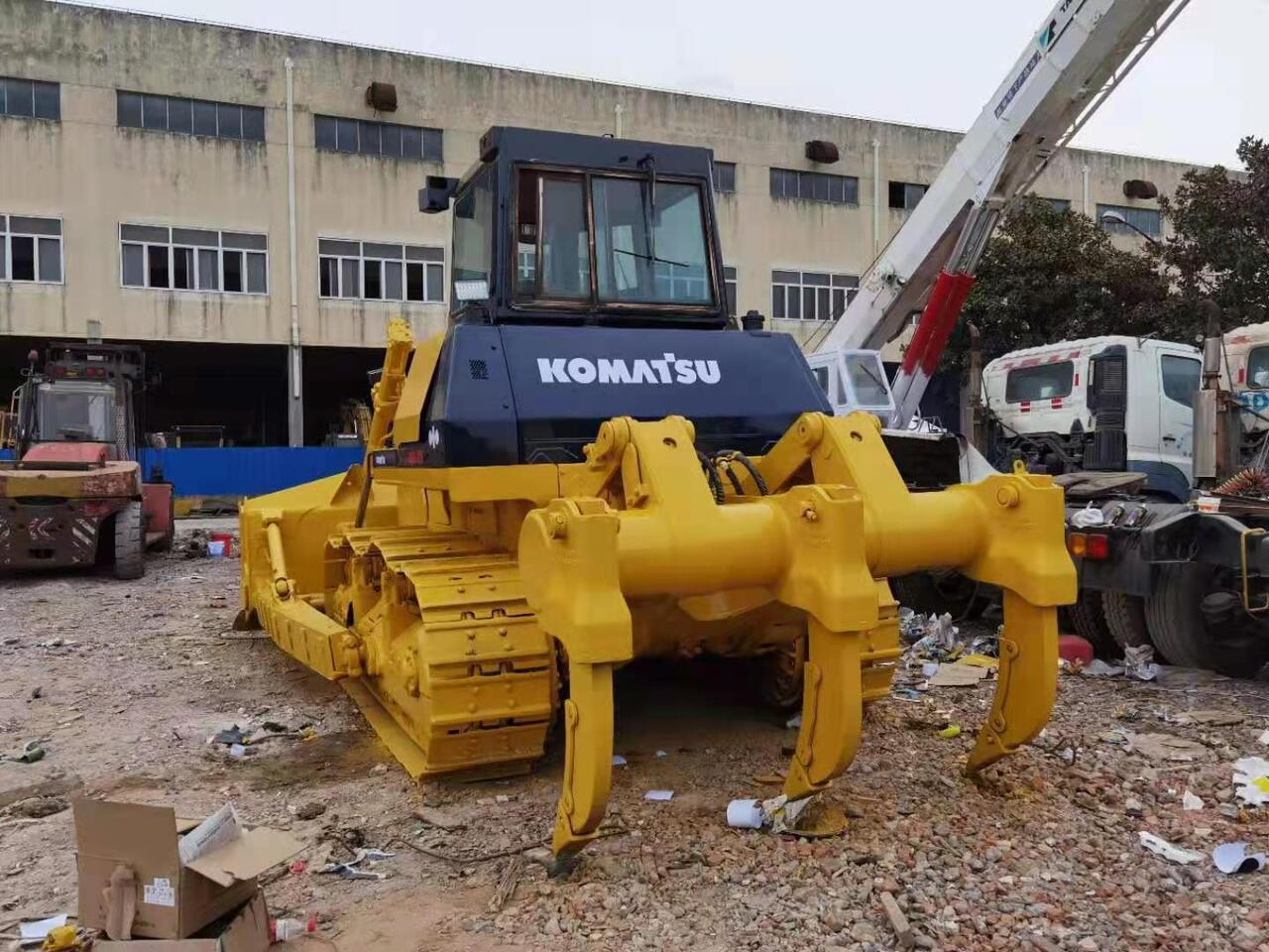 KOMATSU D85-21 - Puskutraktori: kuva KOMATSU D85-21 - Puskutraktori KOMATSU D85-21 - Puskutraktori: kuva KOMATSU D85-21 - Puskutraktori