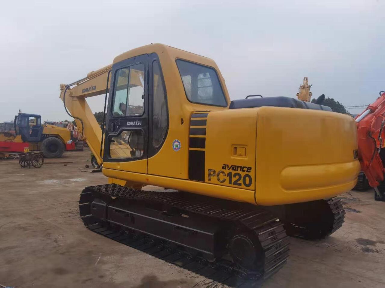 KOMATSU PC120-6 - Telakaivukone: kuva KOMATSU PC120-6 - Telakaivukone KOMATSU PC120-6 - Telakaivukone: kuva KOMATSU PC120-6 - Telakaivukone