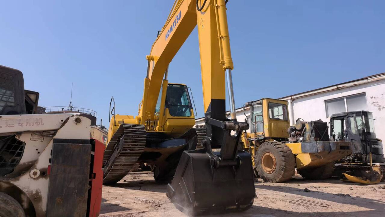 KOMATSU PC200-7 - Telakaivukone: kuva KOMATSU PC200-7 - Telakaivukone KOMATSU PC200-7 - Telakaivukone: kuva KOMATSU PC200-7 - Telakaivukone