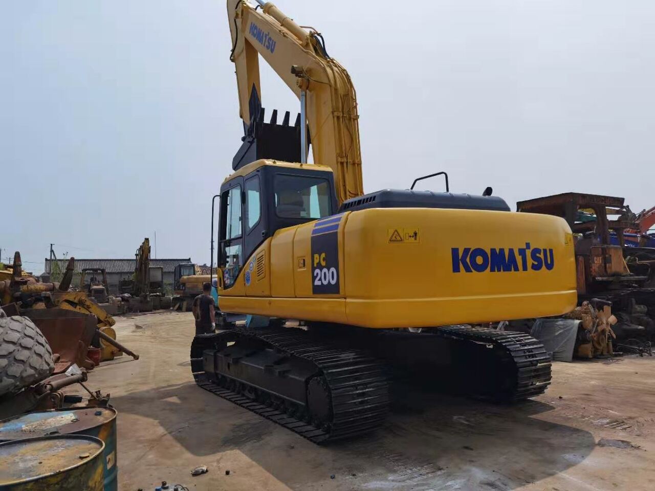 KOMATSU PC200 - Telakaivukone: kuva KOMATSU PC200 - Telakaivukone KOMATSU PC200 - Telakaivukone: kuva KOMATSU PC200 - Telakaivukone