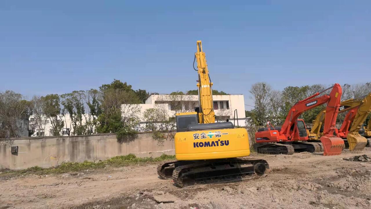 KOMATSU PC220-7 - Telakaivukone: kuva KOMATSU PC220-7 - Telakaivukone KOMATSU PC220-7 - Telakaivukone: kuva KOMATSU PC220-7 - Telakaivukone