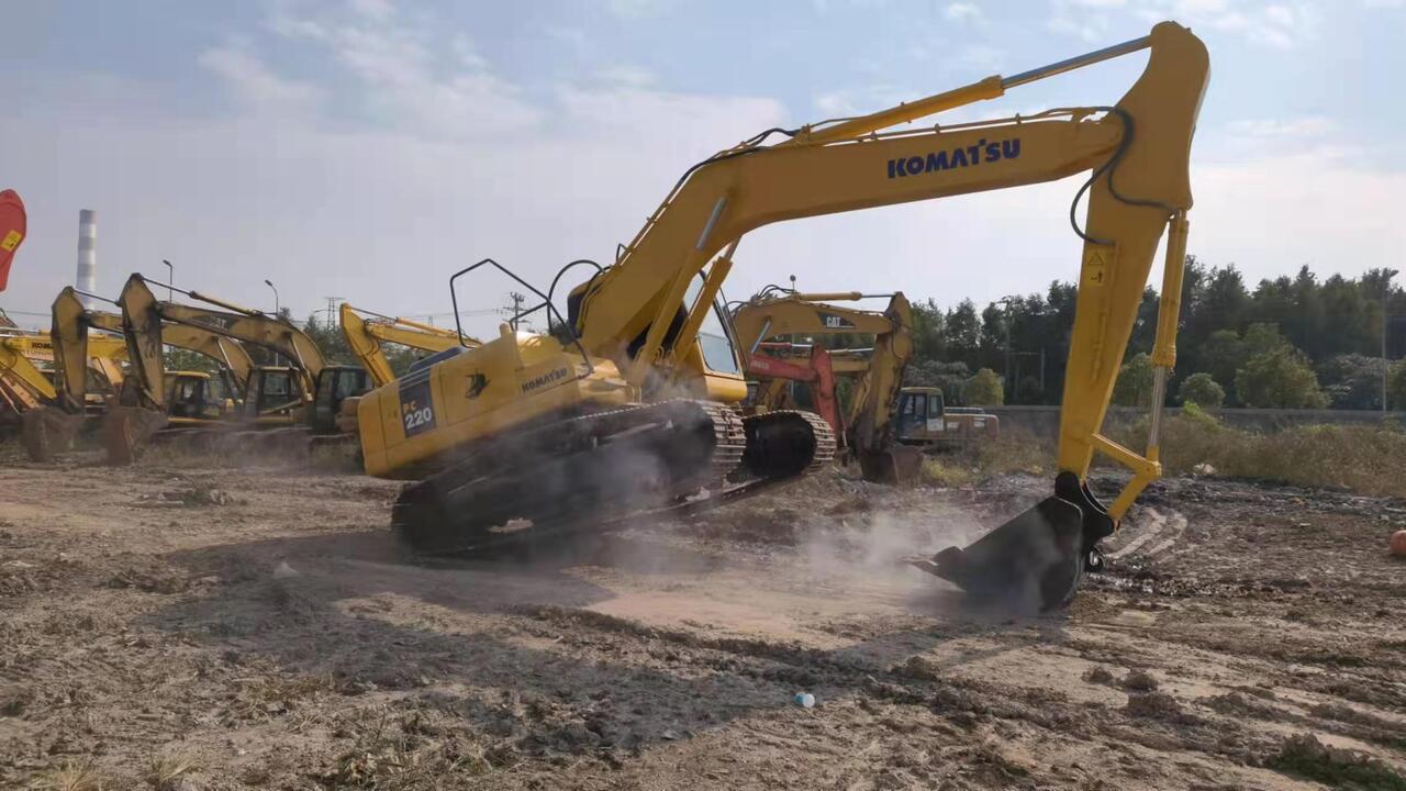KOMATSU PC220-7 - Telakaivukone: kuva KOMATSU PC220-7 - Telakaivukone KOMATSU PC220-7 - Telakaivukone: kuva KOMATSU PC220-7 - Telakaivukone