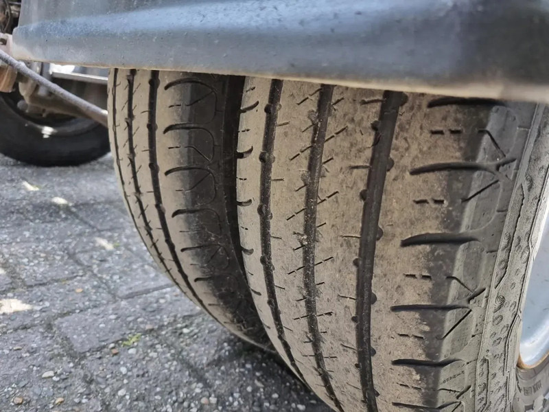 Avolava pakettiauto Iveco Daily 50C18 Plateau/ Airco/ PTO/ E6: kuva Avolava pakettiauto Iveco Daily 50C18 Plateau/ Airco/ PTO/ E6