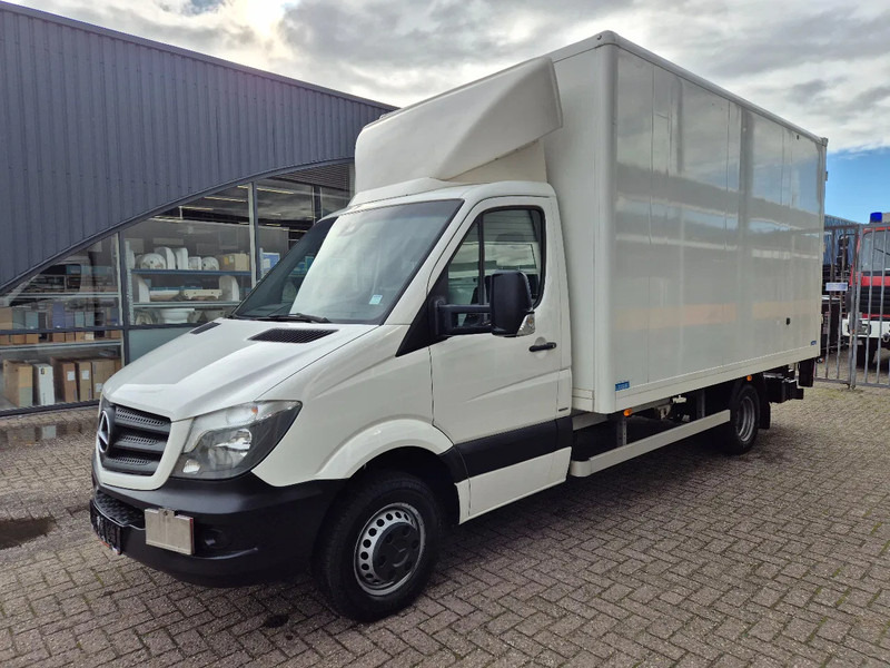 Mercedes-Benz Sprinter 513 CDI Koffer 21kub 130 pk Euro 5B GVW 3500 KG - Jakeluauto: kuva Mercedes-Benz Sprinter 513 CDI Koffer 21kub 130 pk Euro 5B GVW 3500 KG - Jakeluauto Mercedes-Benz Sprinter 513 CDI Koffer 21kub 130 pk Euro 5B GVW 3500 KG - Jakeluauto: kuva Mercedes-Benz Sprinter 513 CDI Koffer 21kub 130 pk Euro 5B GVW 3500 KG - Jakeluauto