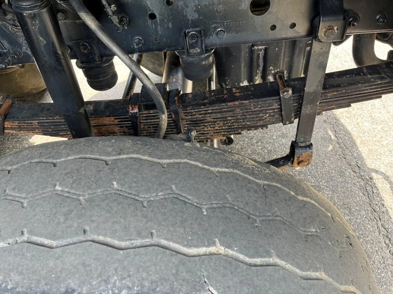 MAN 35.372 35 302 8X6 KIPPER MANUAL ZF GEARBOX FULL STEEL SPRING - Kippiauto kuorma-auto: kuva MAN 35.372 35 302 8X6 KIPPER MANUAL ZF GEARBOX FULL STEEL SPRING - Kippiauto kuorma-auto MAN 35.372 35 302 8X6 KIPPER MANUAL ZF GEARBOX FULL STEEL SPRING - Kippiauto kuorma-auto: kuva MAN 35.372 35 302 8X6 KIPPER MANUAL ZF GEARBOX FULL STEEL SPRING - Kippiauto kuorma-auto