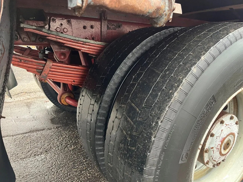 Lava-kuorma-auto Mercedes-Benz SK 1850 V8 MANUAL GEARBOX BIG AXLE FULL STEEL SPRING RETARDER: kuva Lava-kuorma-auto Mercedes-Benz SK 1850 V8 MANUAL GEARBOX BIG AXLE FULL STEEL SPRING RETARDER