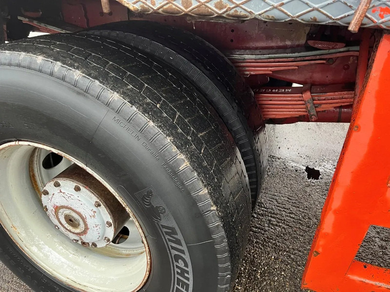 Lava-kuorma-auto Mercedes-Benz SK 1850 V8 MANUAL GEARBOX BIG AXLE FULL STEEL SPRING RETARDER: kuva Lava-kuorma-auto Mercedes-Benz SK 1850 V8 MANUAL GEARBOX BIG AXLE FULL STEEL SPRING RETARDER
