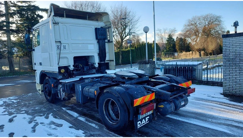 DAF XF 95.430 EURO 2 MANUAL GEARBOX - Vetopöytäauto: kuva DAF XF 95.430 EURO 2 MANUAL GEARBOX - Vetopöytäauto DAF XF 95.430 EURO 2 MANUAL GEARBOX - Vetopöytäauto: kuva DAF XF 95.430 EURO 2 MANUAL GEARBOX - Vetopöytäauto