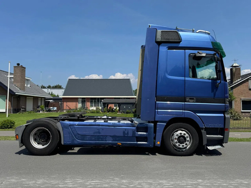 Mercedes-Benz Actros 1848 V8 EPS 3 PEDAL WITH RETARDER AND AIRCO - Vetopöytäauto: kuva Mercedes-Benz Actros 1848 V8 EPS 3 PEDAL WITH RETARDER AND AIRCO - Vetopöytäauto Mercedes-Benz Actros 1848 V8 EPS 3 PEDAL WITH RETARDER AND AIRCO - Vetopöytäauto: kuva Mercedes-Benz Actros 1848 V8 EPS 3 PEDAL WITH RETARDER AND AIRCO - Vetopöytäauto