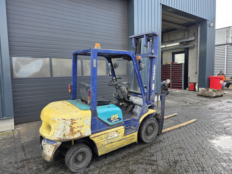 Komatsu fd25t-14 dieselheftruck - Dieseltrukki: kuva Komatsu fd25t-14 dieselheftruck - Dieseltrukki Komatsu fd25t-14 dieselheftruck - Dieseltrukki: kuva Komatsu fd25t-14 dieselheftruck - Dieseltrukki