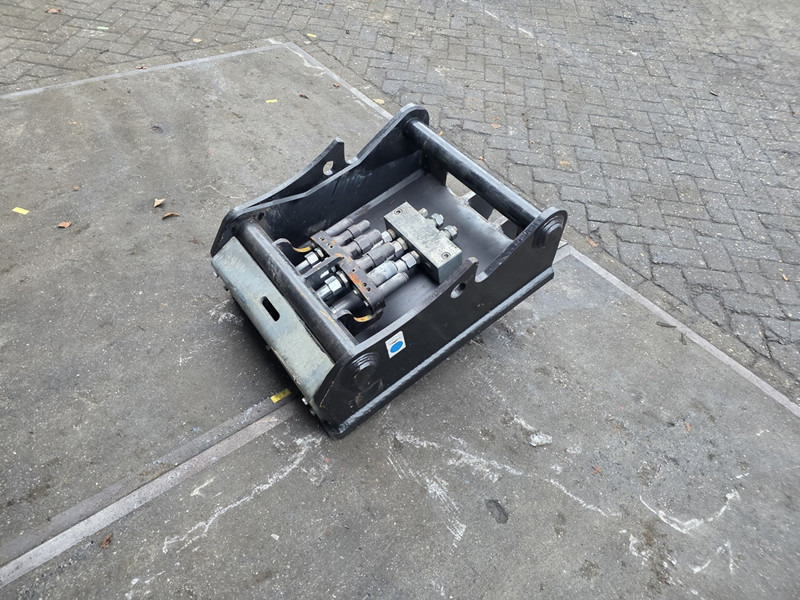 Oilquick kopplaat oq70/55 adaptor plate oilquick 70 55 steelwrist - Pikaliitin - Rakennuskoneet: kuva oilquick kopplaat oq70/55 adaptor plate oilquick 70 55 steelwrist - Pikaliitin - Rakennuskoneet Oilquick kopplaat oq70/55 adaptor plate oilquick 70 55 steelwrist - Pikaliitin - Rakennuskoneet: kuva oilquick kopplaat oq70/55 adaptor plate oilquick 70 55 steelwrist - Pikaliitin - Rakennuskoneet