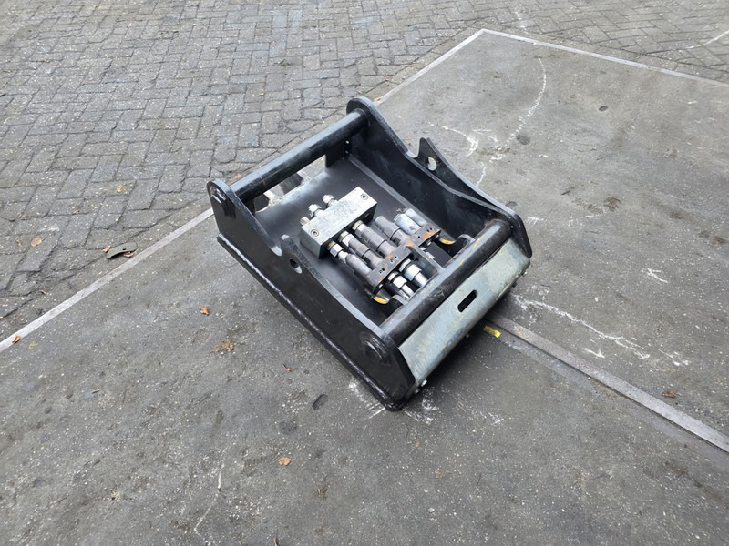 Oilquick kopplaat oq70/55 adaptor plate oilquick 70 55 steelwrist - Pikaliitin - Rakennuskoneet: kuva oilquick kopplaat oq70/55 adaptor plate oilquick 70 55 steelwrist - Pikaliitin - Rakennuskoneet Oilquick kopplaat oq70/55 adaptor plate oilquick 70 55 steelwrist - Pikaliitin - Rakennuskoneet: kuva oilquick kopplaat oq70/55 adaptor plate oilquick 70 55 steelwrist - Pikaliitin - Rakennuskoneet