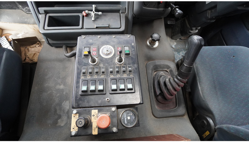 DAF 65.180 ATI STREET SWEPER RH DRIVE MANUAL GARBOX 96.000KM - Lakaisuauto: kuva DAF 65.180 ATI STREET SWEPER RH DRIVE MANUAL GARBOX 96.000KM - Lakaisuauto DAF 65.180 ATI STREET SWEPER RH DRIVE MANUAL GARBOX 96.000KM - Lakaisuauto: kuva DAF 65.180 ATI STREET SWEPER RH DRIVE MANUAL GARBOX 96.000KM - Lakaisuauto