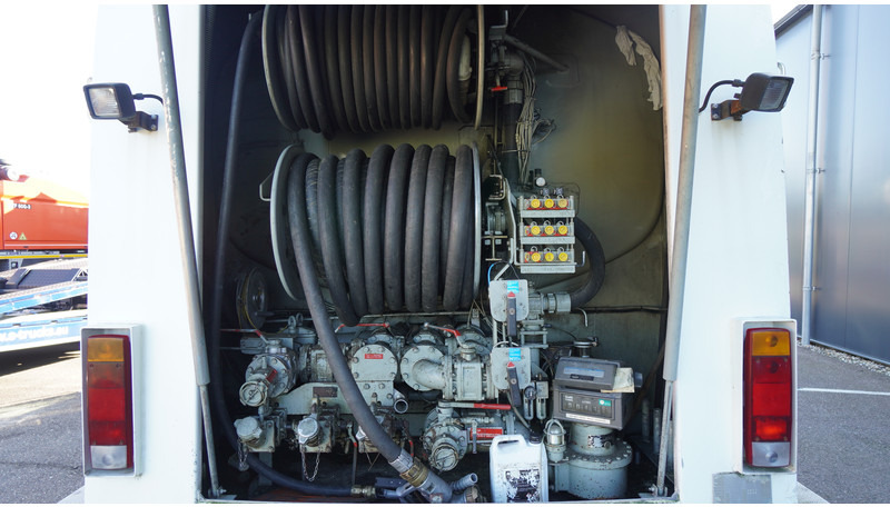 DAF 75.250 FUEL TANK TRUCK 11.300LTR 783.400KM - Säiliöauto: kuva DAF 75.250 FUEL TANK TRUCK 11.300LTR 783.400KM - Säiliöauto DAF 75.250 FUEL TANK TRUCK 11.300LTR 783.400KM - Säiliöauto: kuva DAF 75.250 FUEL TANK TRUCK 11.300LTR 783.400KM - Säiliöauto