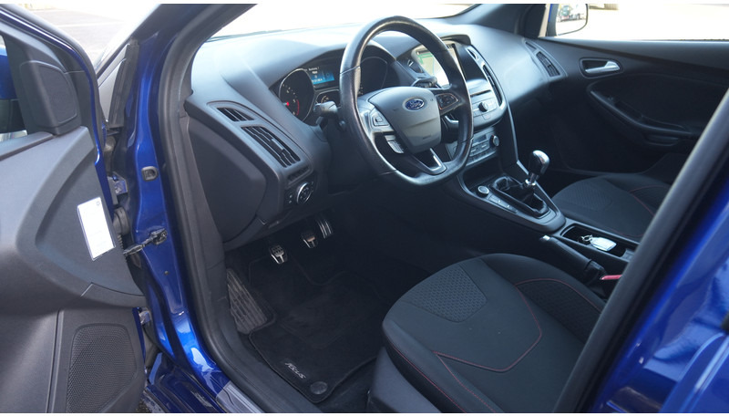 Ford Focus WAGON 1.5TDCI ST-Line - Minibussi, Pikkubussi: kuva Ford Focus WAGON 1.5TDCI ST-Line - Minibussi, Pikkubussi Ford Focus WAGON 1.5TDCI ST-Line - Minibussi, Pikkubussi: kuva Ford Focus WAGON 1.5TDCI ST-Line - Minibussi, Pikkubussi