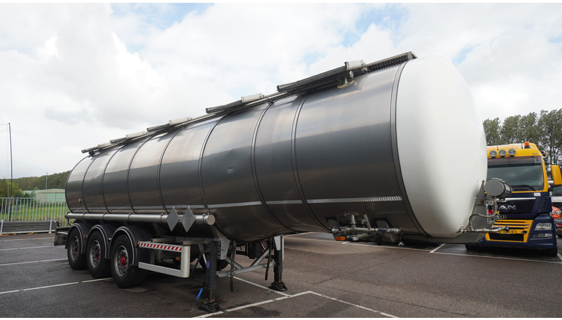 Indox 3 AXLE ADR CHEMICAL AD-BLUE TANK TRAILER 35.115LTR - Säiliöpuoliperävaunu: kuva Indox 3 AXLE ADR CHEMICAL AD-BLUE TANK TRAILER 35.115LTR - Säiliöpuoliperävaunu Indox 3 AXLE ADR CHEMICAL AD-BLUE TANK TRAILER 35.115LTR - Säiliöpuoliperävaunu: kuva Indox 3 AXLE ADR CHEMICAL AD-BLUE TANK TRAILER 35.115LTR - Säiliöpuoliperävaunu
