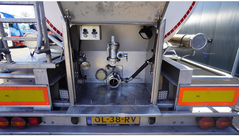 Magyar 3 AXLE FOOD TANK TRAILER 41.410LTR - Säiliöpuoliperävaunu: kuva Magyar 3 AXLE FOOD TANK TRAILER 41.410LTR - Säiliöpuoliperävaunu Magyar 3 AXLE FOOD TANK TRAILER 41.410LTR - Säiliöpuoliperävaunu: kuva Magyar 3 AXLE FOOD TANK TRAILER 41.410LTR - Säiliöpuoliperävaunu